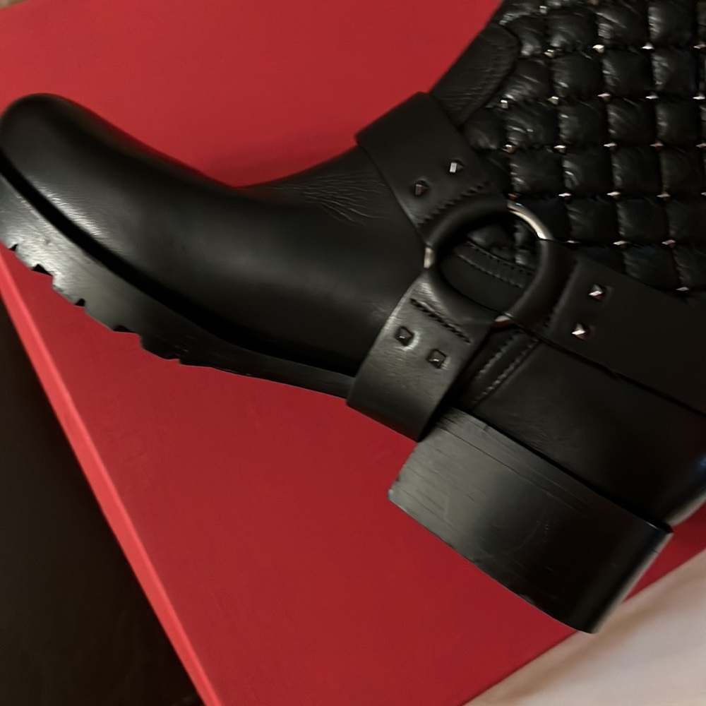VALENTINO GARAVANI black leather pull on ankle boots EUR 36 US 6 - Picture 11 of 16